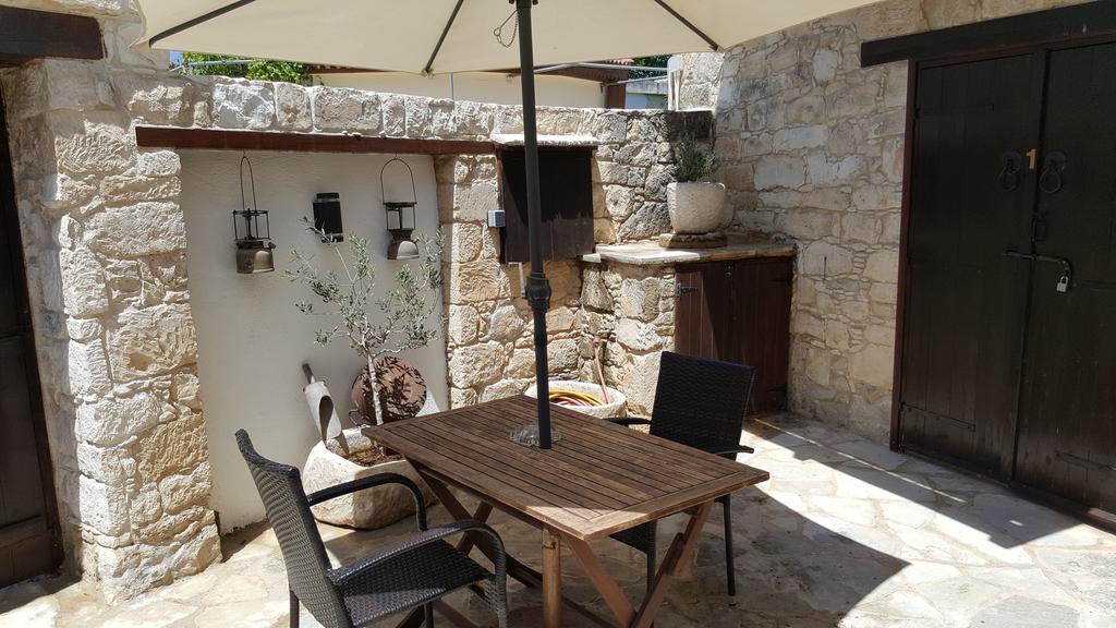 Michalis Anoyia Traditional Stonehouse Kathikas Exterior photo